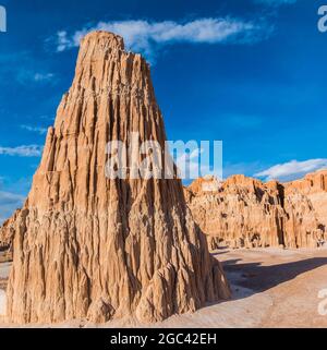 Siltstone Towers an der Cathedral Caves Formation, Cathedral Gorge State Park, Nevada, USA Stockfoto