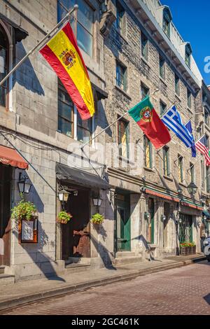 Restaurantfassade in der Altstadt von Montreal, Quebec, Kanada. Stockfoto