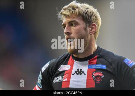 Wigan, Großbritannien. August 2021. Jack Ormondroyd (25) von Salford Red Devils in Aktion während des Spiels in Wigan, Vereinigtes Königreich am 8/6/2021. (Foto von Simon Whitehead/News Images/Sipa USA) Quelle: SIPA USA/Alamy Live News Stockfoto