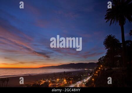 Sonnenuntergang Palmen Santa Monica Stockfoto