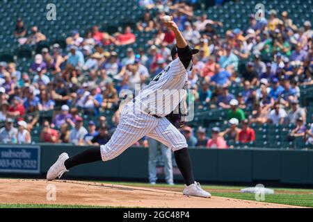 August 5 2021:Colorado Rockies Pitcher Antonio Senzatela ((52) wirft ein Feld während des Spiels mit Colorado Rockies im Coors Field in Denver Co. David Seelig/Cal Sport Medi Stockfoto