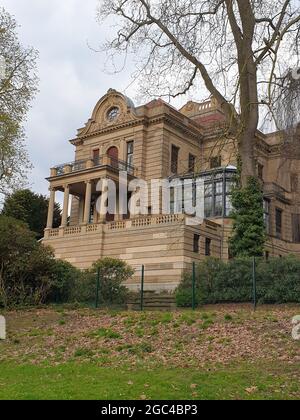 Blick auf die Villa Josef Thyssen im Thyssen Park in Mülheim Stockfoto