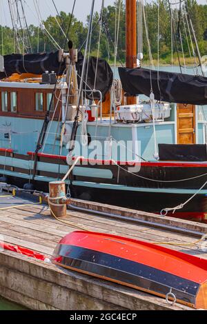 Teilbild des Segelschiffs Providence auf der Britannia Ship Yard in Steveston British Columbia, Kanada Stockfoto