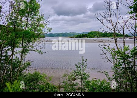 Vom Crinan zum Cairnbaan-Fußweg, mit Blick nach Norden über die Mündung des Loch Crinan zur Crinan Ferry Stockfoto