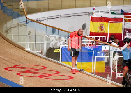 Shizuoka, Japan. August 2021. Benoit Vetu (JPN) Radsport: Sprint-Qualifikation der Frauen während der Olympischen Spiele 2020 in Tokio auf dem Izu Velodrome in Shizuoka, Japan. Quelle: Shutaro Mochizuki/AFLO/Alamy Live News Stockfoto