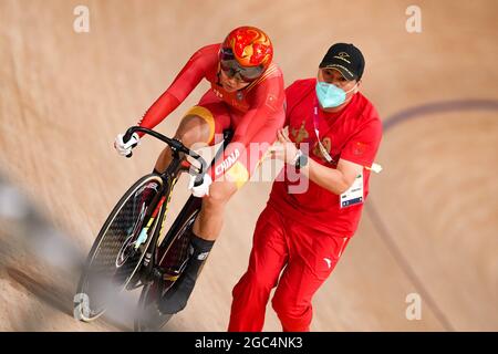 Shizuoka, Japan. August 2021. Zhong Tianshi (CHN) Radfahren: Sprint-Qualifikation der Frauen während der Olympischen Spiele 2020 in Tokio auf dem Izu Velodrome in Shizuoka, Japan. Quelle: Shutaro Mochizuki/AFLO/Alamy Live News Stockfoto
