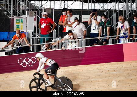 Shizuoka, Japan. August 2021. Lisa Klein (GER) Radsport: Madison Finale der Frauen während der Olympischen Spiele 2020 in Tokio auf dem Izu Velodrome in Shizuoka, Japan. Quelle: Shutaro Mochizuki/AFLO/Alamy Live News Stockfoto