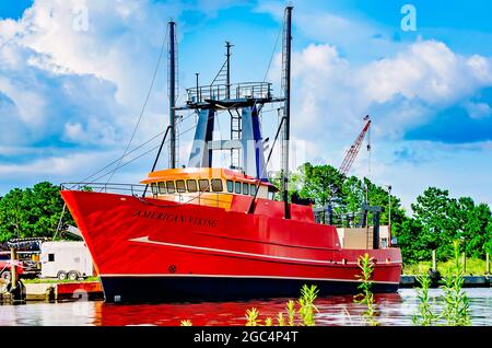 American Viking, ein Jakobsboot, wird während der Bauarbeiten bei Williams Fabrication am 13. Juli 2021 in Bayou La Batre, Alabama, angedockt. Stockfoto