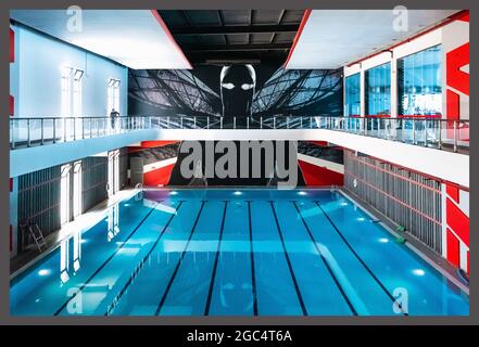 Swimmingpool - beschnitten - gerahmt Stockfoto