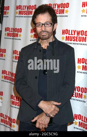 Los Angeles, USA. August 2021. LOS ANGELES - AUG 4: George Chakiris im The Hollywood Museum Wiedereröffnung im Hollywood Museum am 4. August 2021 in Los Angeles, CA (Foto von Katrina Jordan/Sipa USA) Quelle: SIPA USA/Alamy Live News Stockfoto