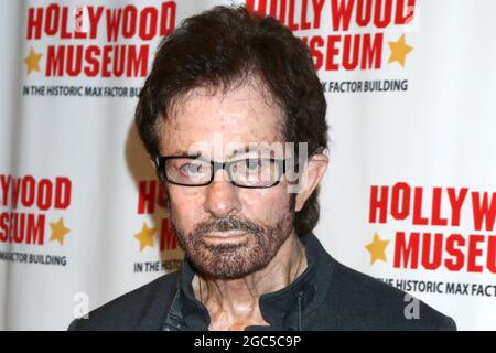 Los Angeles, USA. August 2021. LOS ANGELES - AUG 4: George Chakiris im The Hollywood Museum Wiedereröffnung im Hollywood Museum am 4. August 2021 in Los Angeles, CA (Foto von Katrina Jordan/Sipa USA) Quelle: SIPA USA/Alamy Live News Stockfoto