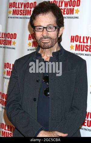 Los Angeles, USA. August 2021. LOS ANGELES - AUG 4: George Chakiris im The Hollywood Museum Wiedereröffnung im Hollywood Museum am 4. August 2021 in Los Angeles, CA (Foto von Katrina Jordan/Sipa USA) Quelle: SIPA USA/Alamy Live News Stockfoto