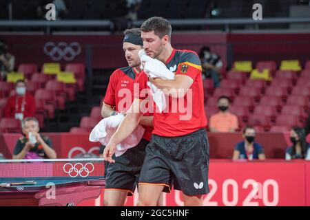 Das deutsche Doppel Patrick FRANZISKA (GER, r.)/Timo BOLL (GER) ist niedergeschlagen; Tischtennis, Team, Männer, Finale/Kampf um Gold China (CHN) - Deutschland (GER) 3: 0, das chinesische Team ist Olympiasieger, am 7. August 2021; Olympische Sommerspiele 2020, ab 23.07. - 08.08.2021 in Tokio/Japan. Stockfoto