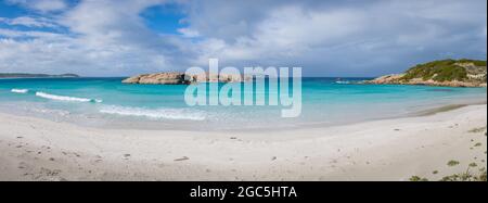 Ein wunderschöner Panoramablick auf die wunderschönen Strände des südlichen Ozeans in Esperance in Westaustralien. Stockfoto