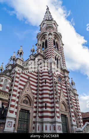 Kirche El Carmen im historischen Zentrum von Bogota, Kolumbien Stockfoto