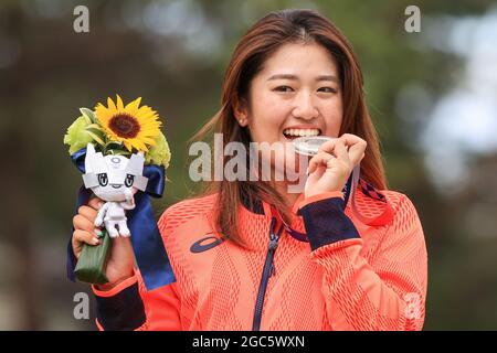 Saitama, Japan. August 2021. Mone Inami (JPN) Golf : Medaillenzeremonie während der Olympischen Spiele 2020 in Tokio im Kasumigaseki Country Club in Saitama, Japan. Quelle: AFLO SPORT/Alamy Live News Stockfoto