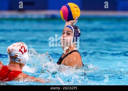 Tokio, Japan. August 2021. TOKIO, JAPAN - 7. AUGUST: Paula Leiton aus Spanien, Rachel Fattal aus den Vereinigten Staaten während des olympischen Wasserball-Turniers in Tokio 2020 Frauen-Goldmedaillenspiels zwischen Spanien und den Vereinigten Staaten am 7. August 2021 im Tatsumi Waterpolo Center in Tokio, Japan (Foto: Marcel ter Bals/Orange Picles) Quelle: Orange Pics BV/Alamy Live News Stockfoto