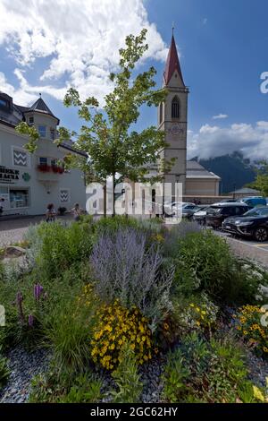 Blumenbeet, Glurns (BZ), Italien Stockfoto