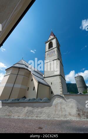 Katholische Kirche, Glurns (Bz), Italien Stockfoto