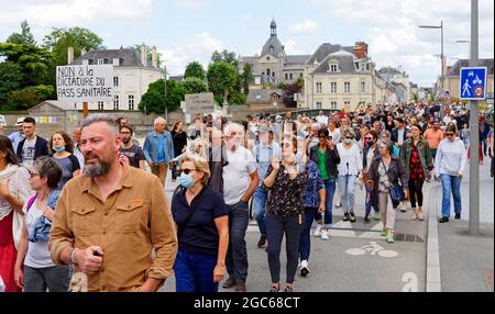 Gesundheitlicher Protest von Covid gegen Sanitaty Pass und gegen die obligatorische Impfung. Laval (Loire-Land, Frankreich). Juli 2021. Stockfoto