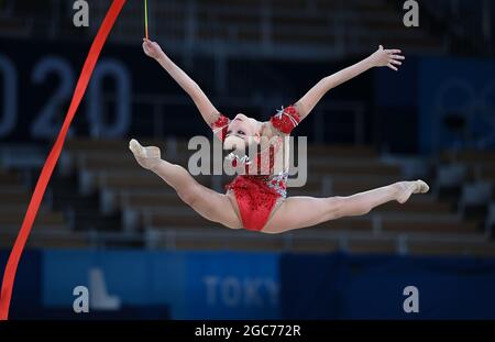 Tokio, Japan. August 2021. Dina Averina vom ROC tritt beim Einzelfinale der rhythmischen Gymnastik bei den Olympischen Spielen 2020 in Tokio, Japan, am 7. August 2021 an. Quelle: Cheng Min/Xinhua/Alamy Live News Stockfoto