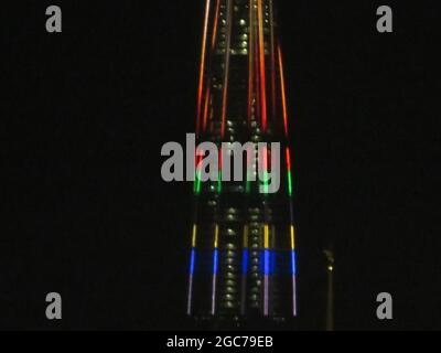 Lakhta Turm in olympischen Ringen und Flamme in St. Petersburg, Russland gefärbt Stockfoto