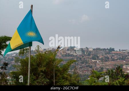 Ruanda Flagge winkt Kigali Völkermord Memorial Center Ruanda Stockfoto