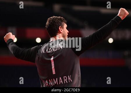 Tokio, Japan. August 2021. Handball: Olympische Spiele, Männer, Finale, Frankreich - Dänemark im Yoyogi National Stadium. Niklas Landin aus Dänemark reagiert. Quelle: Marijan Murat/dpa/Alamy Live News Stockfoto