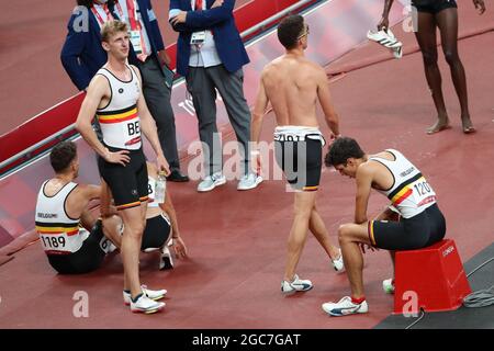 Der Belgier Dylan Borlee, der Belgier Alexander Doom, der Belgier Kevin Borlee und der Belgier Jonathan Sacoor sehen nach dem Finale der 4x400-m-Männer-Staffel niedergeschlagen aus Stockfoto