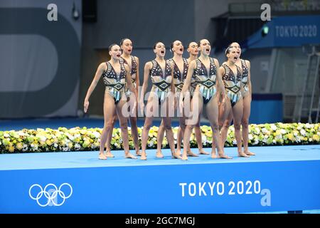 Tokio, Japan. August 2021. Team Italy (ITA) Artistic Swimming : Team Free Routine während der Olympischen Spiele in Tokio 2020 im Tokyo Aquatics Center in Tokio, Japan . Quelle: AFLO SPORT/Alamy Live News Stockfoto