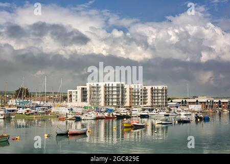 Die Boote vertäuten am Fluss Adur in Shoreham, West Sussex, England Stockfoto