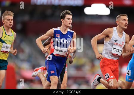 Tokio, Japan. August 2021. Jakob INGEBRIGTSEN (NOR) nimmt am 1500-m-Finale der Männer Teil. Leichtathletik: 1500-m-Finale der Männer während der Olympischen Spiele in Tokio 2020 im Nationalstadion in Tokio, Japan. Quelle: AFLO SPORT/Alamy Live News Stockfoto