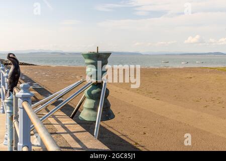 Die Morecambe Bay Bell ist Teil des nationalen Projekts von 16 Glocken rund um die britischen Küstengewässer. Stockfoto