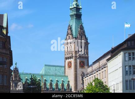 Schöne Architektur in Hamburg: Historisches Rathaus Stockfoto