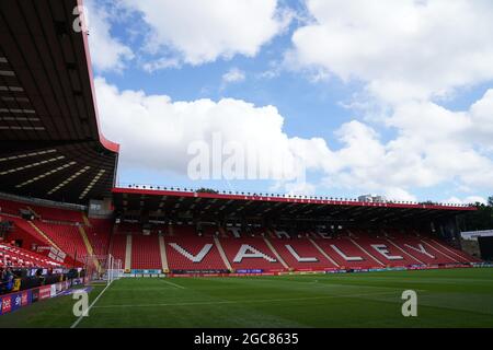 Eine allgemeine Ansicht von Alan Curbishley steht im The Valley, London, vor dem Sky Bet Championship-Spiel. Bilddatum: Samstag, 7. August 2021. Stockfoto