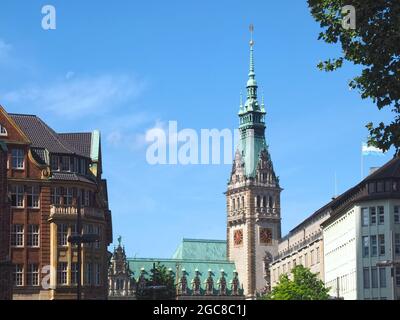 Schöne Architektur in Hamburg: Historisches Rathaus Stockfoto