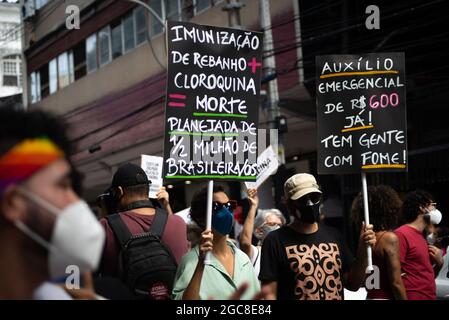 Salvador, Bahia, Brasilien - 29. Mai 2021: Protestierende protestieren durch die Straßen der Innenstadt von Salvador, Bah, gegen die Regierung von Präsident Jair Bolsonaro Stockfoto