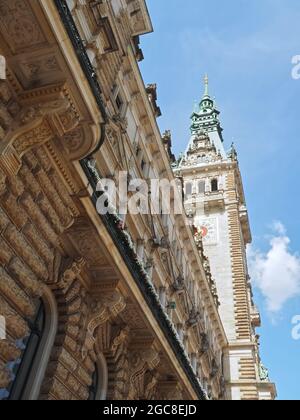 Schöne Architektur in Hamburg: Historisches Rathaus Stockfoto