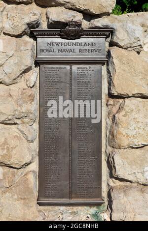 Gedenktafel der Royal Navy Reserve von Neufundland an der Gedenkstätte Beaumont-Hamel Neufundland im Ersten Weltkrieg in Beaumont-Hamel (Somme), Frankreich Stockfoto