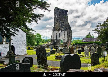 Talley Abbey Und Talley Parish Church. Stockfoto