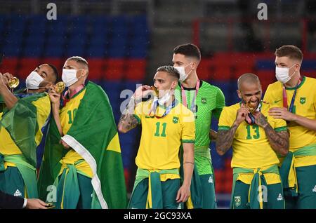 Yokohama, Japan. August 2021. Die Spieler Brasiliens reagieren auf die Siegerehrung des Männerfußballs bei den Olympischen Spielen 2020 in Tokio, Yokohama, Japan, am 7. August 2021. Quelle: Lu Yang/Xinhua/Alamy Live News Stockfoto