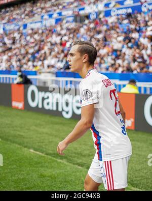Lyon, Frankreich. August 2021. Maxence Caqueret (25 Lyon) während der Ligue 1 isst Uber ein Spiel zwischen Lyon und Brest im Groupama Stadium in Lyon, Frankreich. Kredit: SPP Sport Pressefoto. /Alamy Live News Stockfoto