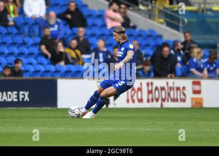 CARDIFF, GROSSBRITANNIEN. 7. AUGUST Aden Flint von Cardiff City während des Sky Bet Championship-Spiels zwischen Cardiff City und Barnsley im Cardiff City Stadium, Cardiff am Samstag, 7. August 2021. (Kredit: Jeff Thomas | MI Nachrichten) Kredit: MI Nachrichten & Sport /Alamy Live Nachrichten Stockfoto