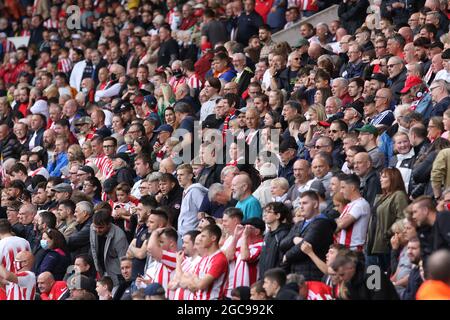 SUNDERLAND, GROSSBRITANNIEN. 7. AUGUST Gesamtansicht der Sunderland-Fans während des Spiels der Sky Bet League 1 zwischen Sunderland und Wigan Athletic im Stadion of Light, Sunderland, am Samstag, 7. August 2021. (Kredit: Will Matthews | MI News) Kredit: MI News & Sport /Alamy Live News Stockfoto