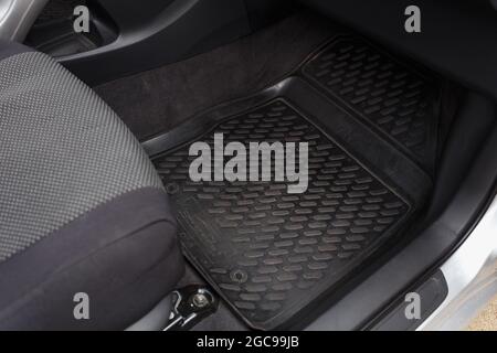 Dnipro, Ukraine - 30. Juli 2021: Toyota Auris 2012 Silber Farbe. Innenraum des Fahrzeugs Stockfoto