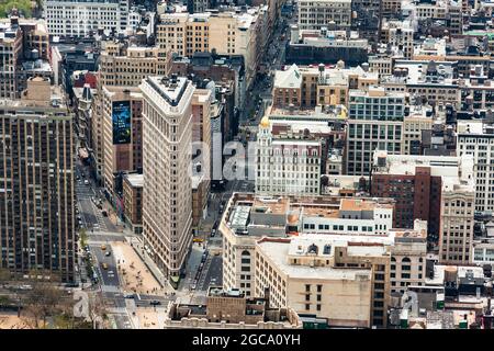 Broadway, Fifth Avenue und das Flatiron Building vom Empire State Building, New York City, NY, USA Stockfoto