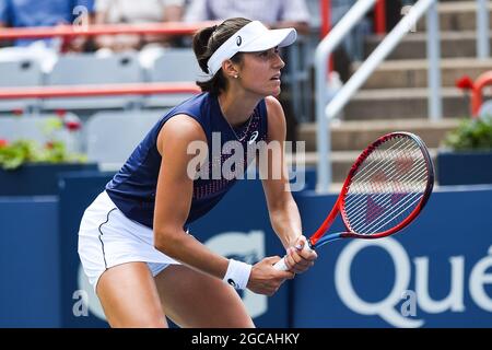 07. August 2021: Caroline Garcia (FRA) wartet während des Qualifikationsrunden-Spiels der WTA National Bank Open im IGA Stadium in Montreal, Quebec, auf den Dienst. David Kirouac/CSM Stockfoto