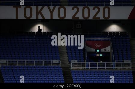 Tokio. August 2020. Das am 7. August 2020 aufgenommene Foto zeigt den leeren Zuschauerstand des Internationalen Stadions Yokohama bei den Olympischen Spielen 2020 in Tokio, Japan. Quelle: Cao Can/Xinhua/Alamy Live News Stockfoto