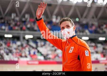 TOKIO, JAPAN - 8. AUGUST: Harrie Lavreysen aus den Niederlanden während der Medaillenübergabe der Radrennbahn während der Olympischen Spiele 2020 in Tokio auf dem Izu Velodrome am 8. August 2021 in Tokio, Japan (Foto: Yannick Verhoeven/Orange Picics) Stockfoto