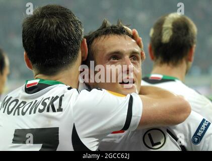 BUKAREST, RUMÄNIEN - 20. OKTOBER 2011: Miroslav Radovic aus Legia feiert, nachdem er das einzige Tor des UEFA Europa League-Spiel der Gruppe C zwischen Rapid Bucuresti und Legia Warszawa in der Nationalarena erzielt hat. Stockfoto